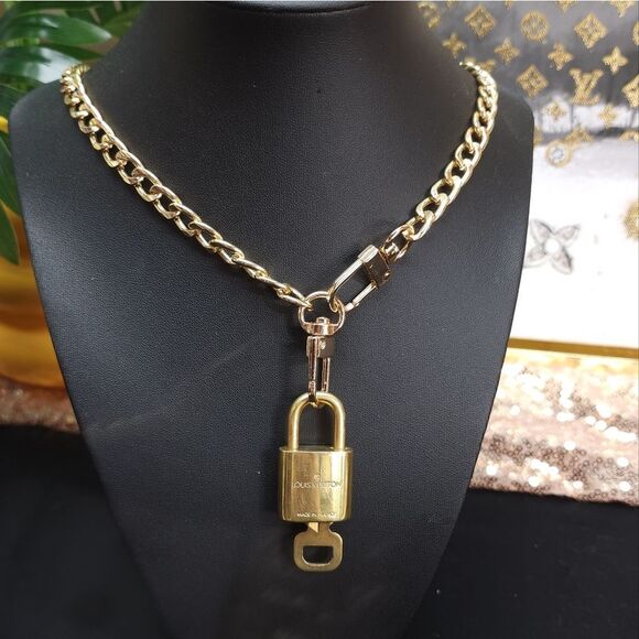 Authentic Louis Vuitton Lock And Key With Unbranded Chain #300 - Picture 6 of 10